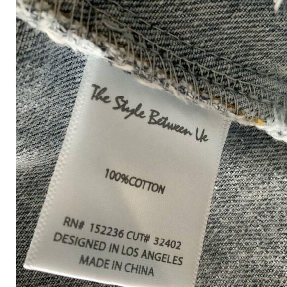 The Style Between US Jeans Jacket Womens Size Medium Star Embroidered Denim NEW - Picture 8 of 10
